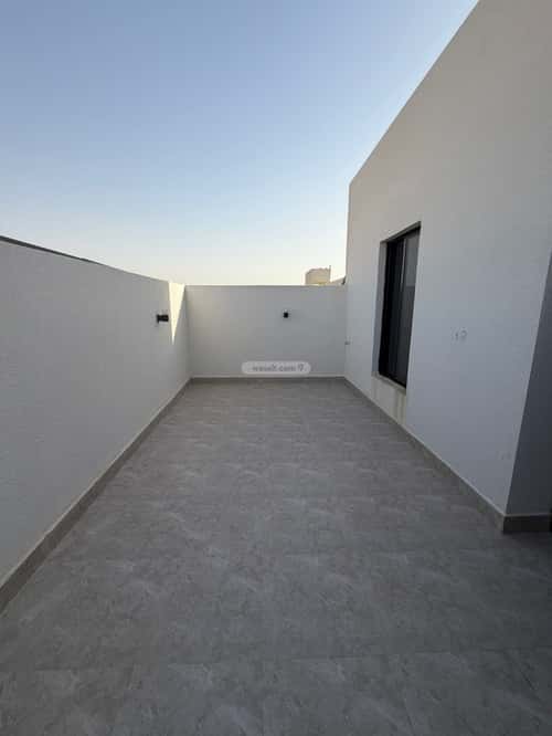 Villa 220 SQM with 1 Apartment Facing South Al- Nadwah, East Riyadh, Riyadh