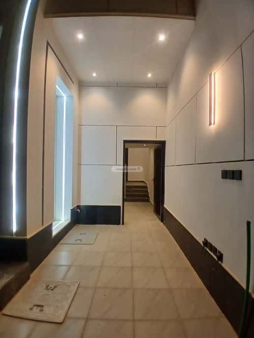 Floor 181 SQM with 5 Bedrooms Al-Janadriyah, East Riyadh, Riyadh