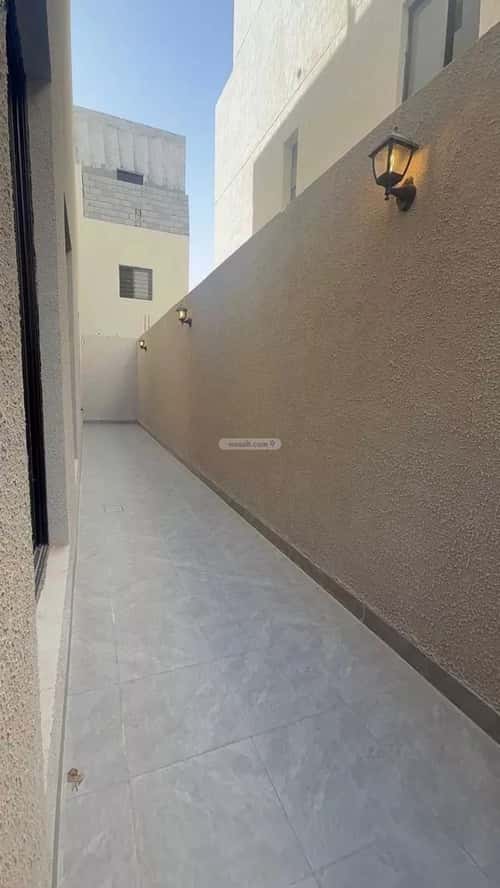 Floor 360 SQM with 3 Bedrooms Al-Janadriyah, East Riyadh, Riyadh