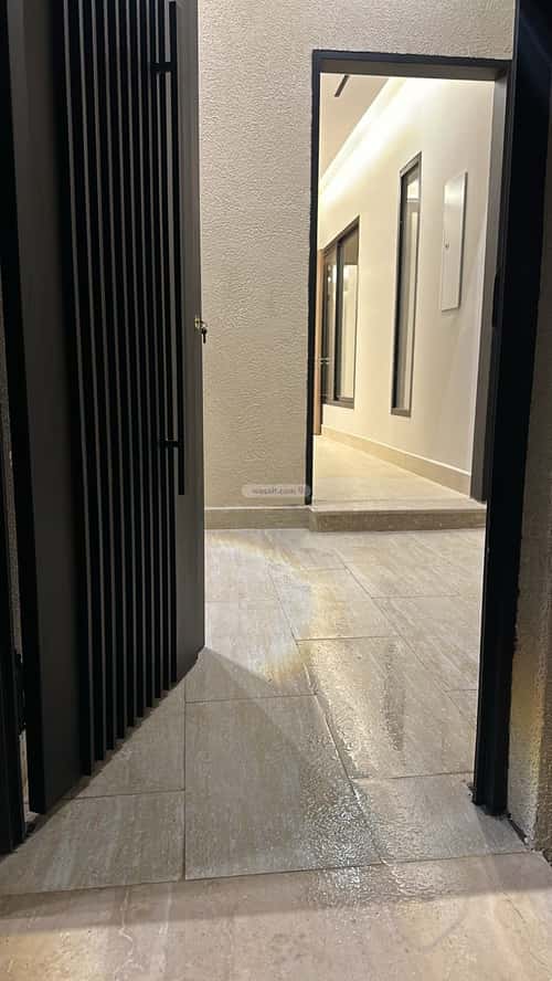 Floor 162 SQM with 4 Bedrooms Dahrat Al-Badeah, West Riyadh, Riyadh