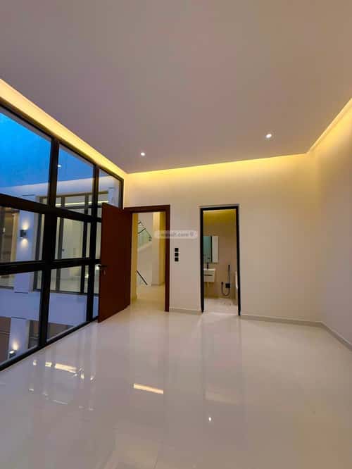 Villa 372 SQM Facing East on 20m Width Street Al-Mahdiyah, West Riyadh, Riyadh