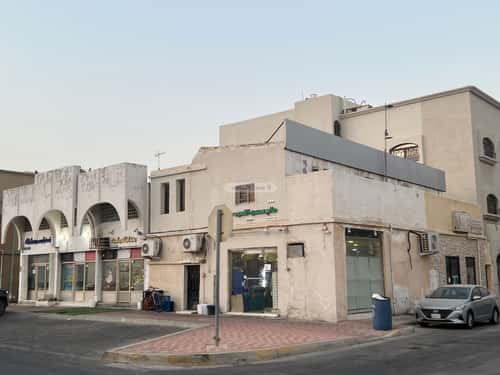 Building 325 SQM with 2 Floors Facing South Al Dana, Ras Tanura