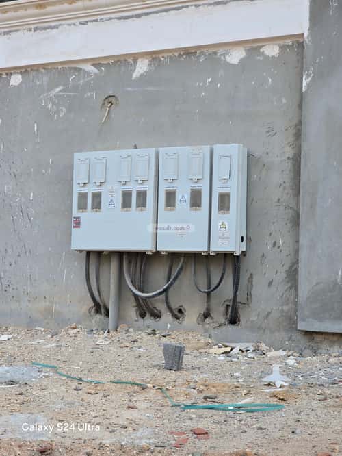 Building 895 SQM with 3 Floors Facing South Al-Buhayrat, North Jeddah, Jeddah