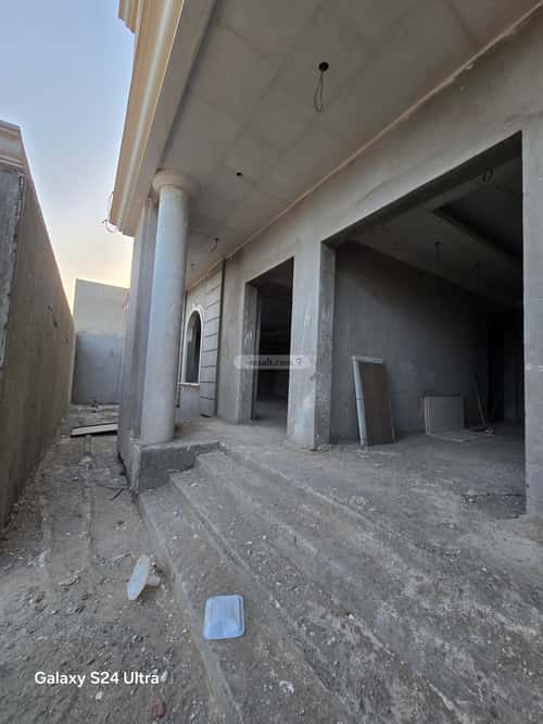 عمارة 895 متر مربع ب 3 أدوار واجهة جنوبية البحيرات، شمال جدة، جدة