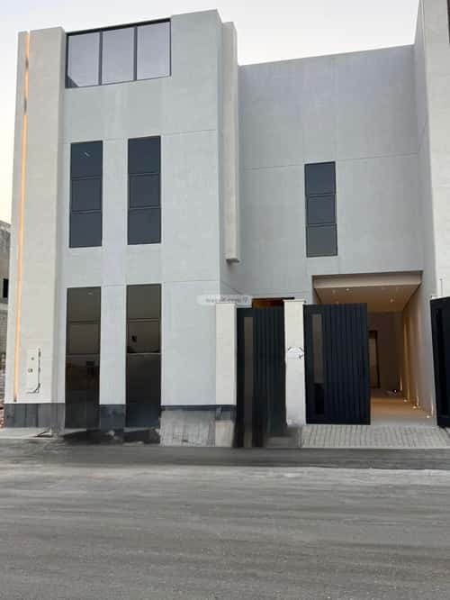Villa 372 SQM Facing East on 20m Width Street Al-Mahdiyah, West Riyadh, Riyadh