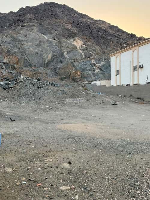 أرض 1800 متر مربع شرقية على شارع 25م العوالي، مكة المكرمة