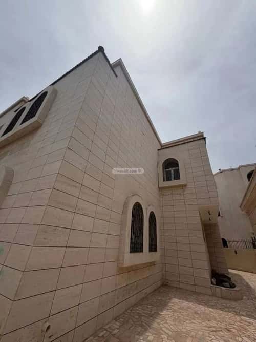 فيلا 620 متر مربع شرقية على شارع 12م الشاطئ، شمال جدة، جدة