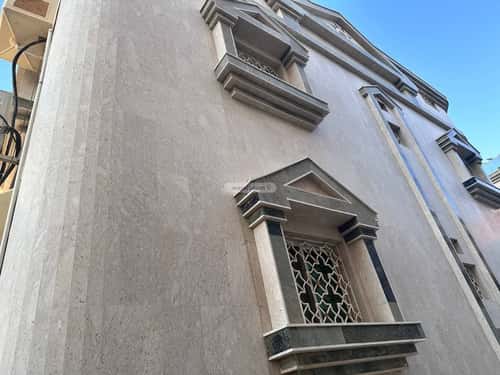 فيلا 1250 متر مربع غربية على شارع 35م العوالي، مكة المكرمة