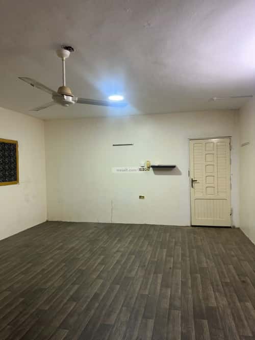 Villa 990 SQM Facing South with 12 Bedrooms Aljameaa, Makkah Al Mukarramah