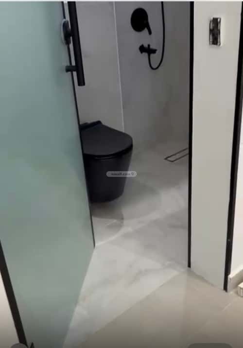 Floor 194 SQM with 3 Bedrooms Al-Janadriyah, East Riyadh, Riyadh