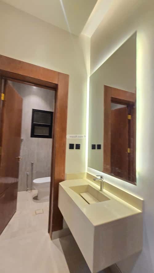 Floor 191.75 SQM with 10 Bedrooms Al-Janadriyah, East Riyadh, Riyadh