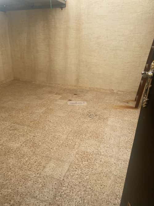 Apartment with 5 Bedrooms Okaz, South Riyadh, Riyadh