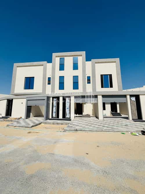 فيلا 230.82 متر مربع جنوبية على شارع 18م ضاحية الملك فهد، الدمام