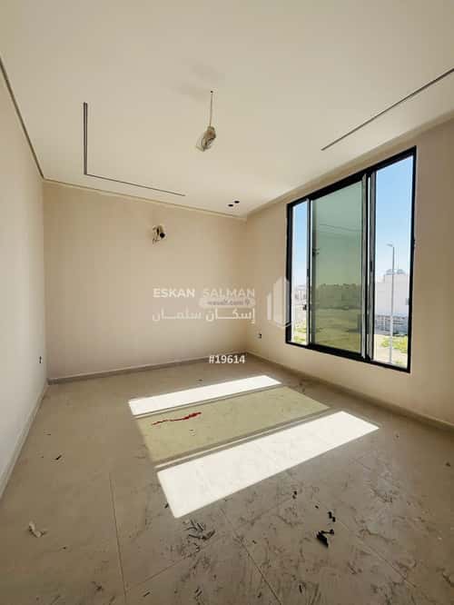 فيلا 230.82 متر مربع جنوبية على شارع 18م ضاحية الملك فهد، الدمام