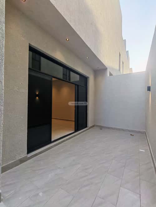 Villa 407.26 SQM Facing South on 15m Width Street Al-Muanisiyah, East Riyadh, Riyadh