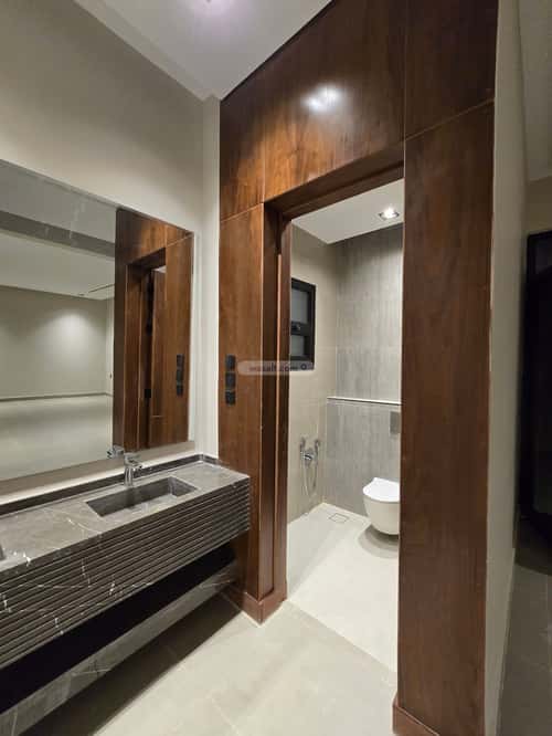 Floor 259.9 SQM with 5 Bedrooms Al-Yarmuk, East Riyadh, Riyadh