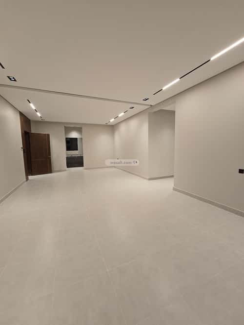 Floor 244.23 SQM with 5 Bedrooms Al-Yarmuk, East Riyadh, Riyadh