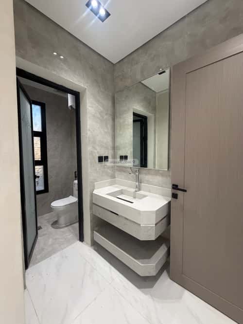 Apartment 171.23 SQM with 5 Bedrooms King Fahad Dist, Aldammam