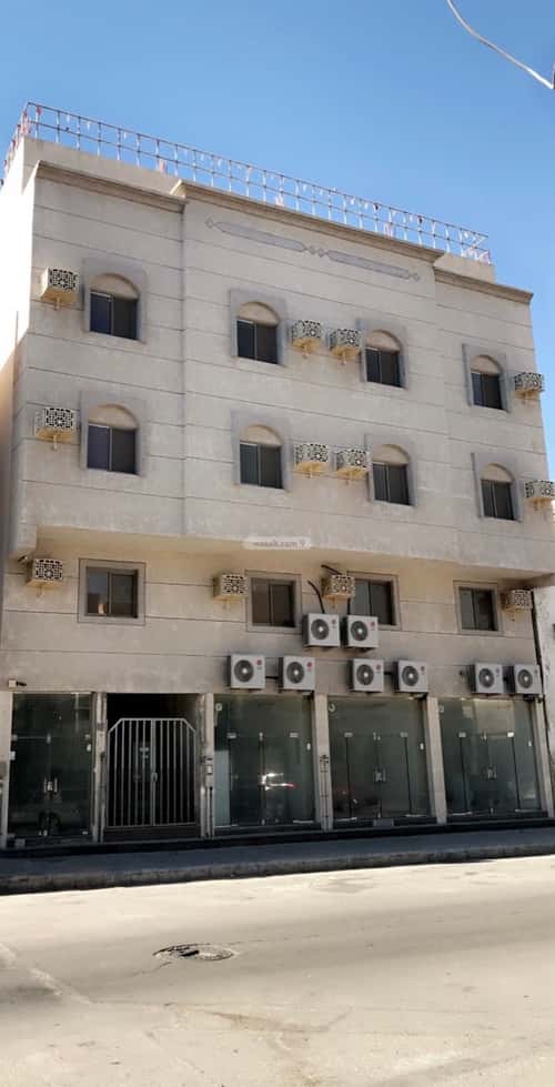 Semi-Furnished Apartment with 11 Bedrooms Al Thoqbah, Khobar