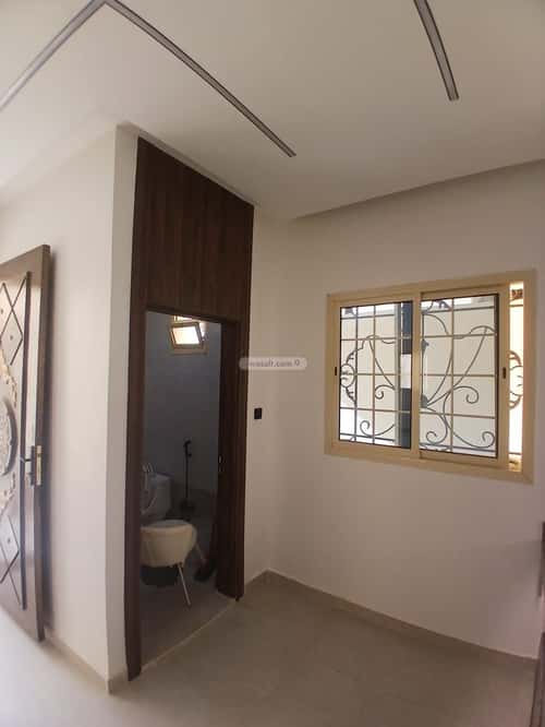 Floor with 5 Bedrooms Ar-Rimal, East Riyadh, Riyadh