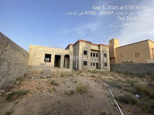 فيلا 895 متر مربع مع شقتين واجهة غربية الرحاب، الطائف