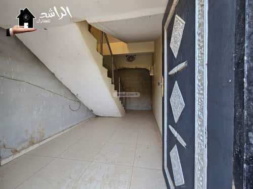فيلا 411.8 متر مربع شرقية على شارع 40م وسط المدينة، عنيزة