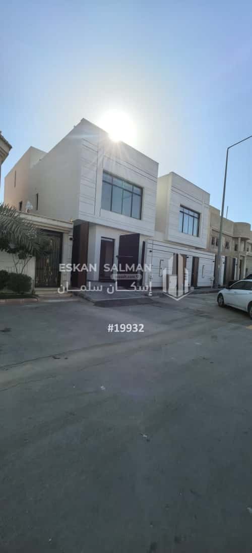 فيلا 250 متر مربع شرقية على شارع 40م إشبيلية، شرق الرياض، الرياض