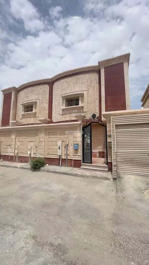 فيلا 200 متر مربع غربية على شارع 20م طيبة، الدمام