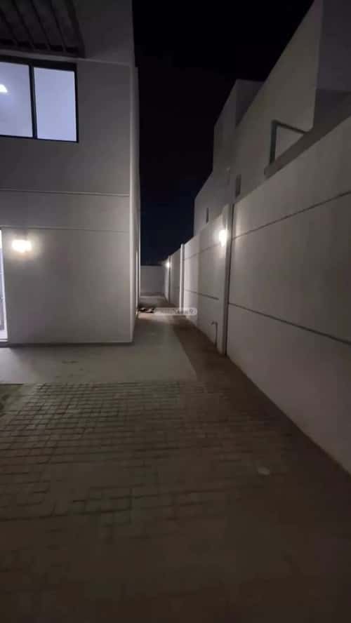 Villa 249.55 SQM Facing East with 5 Bedrooms Al-Iskan Al-Janoubi, Aldammam