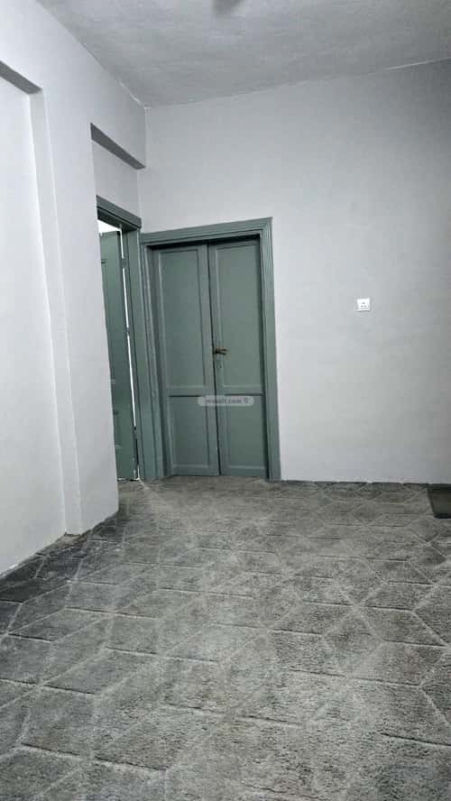 Building 99 SQM Facing South Al-Shuhada' Al-Janoubiyah, Alttayif