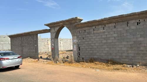 Rest House 800 SQM Facing South on 24m Width Street Al Sukb, Madinah