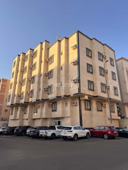 Building 550 SQM with 7 Floors Al Khalidiyah, Madinah