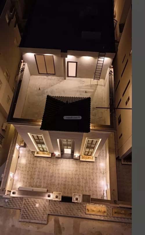 فيلا 331.25 متر مربع شمالية على شارع 15م الصواري، الخبر
