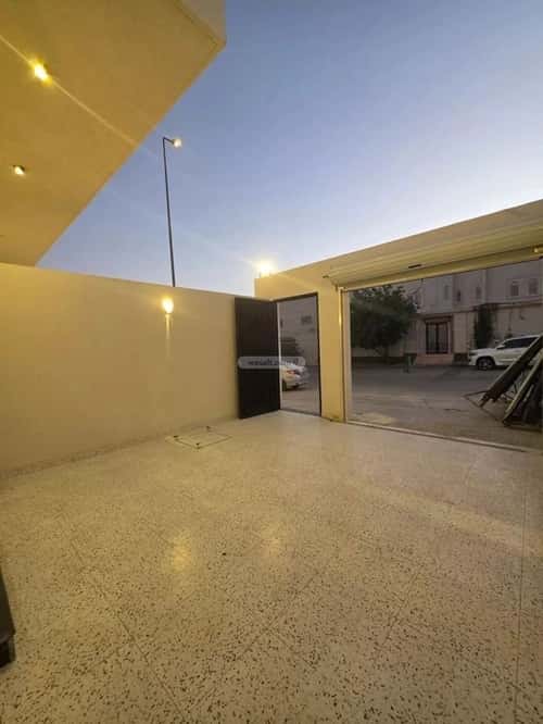 Floor 219.38 SQM with 5 Bedrooms Shubra, West Riyadh, Riyadh