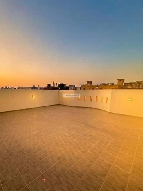 فيلا 300 متر مربع شرقية على شارع 12م الياقوت، شمال جدة، جدة