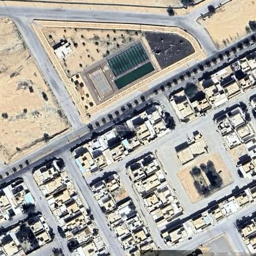 Rest House 450 SQM Facing North on 25m Width Street Al-Hazm District, Harimla'