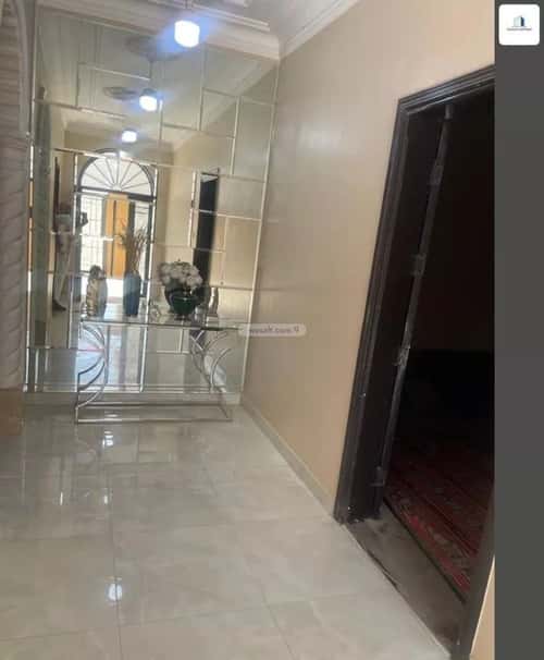 فيلا 400 متر مربع شرقية على شارع 18م الفيصلية، الدرعية
