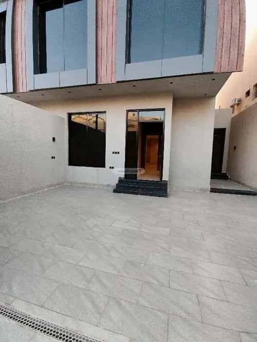 Floor 244.23 SQM with 6 Bedrooms Al-Yarmuk, East Riyadh, Riyadh