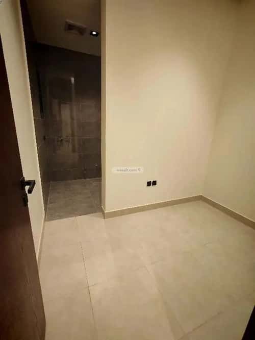 Floor 190.83 SQM with 5 Bedrooms Al-Muanisiyah, East Riyadh, Riyadh