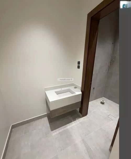 Floor 171.63 SQM with 5 Bedrooms Al Nakhbah, East Riyadh, Riyadh