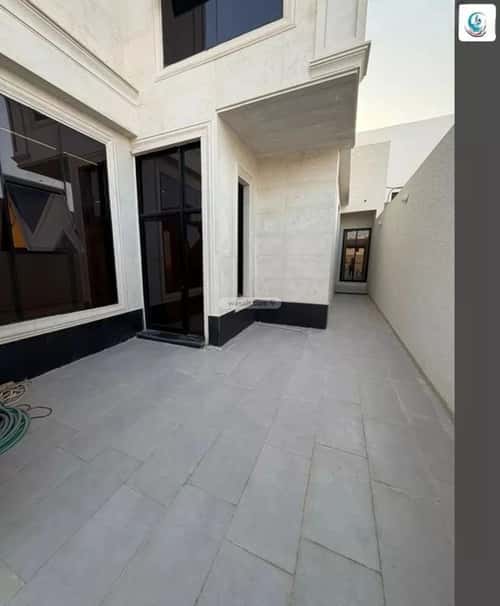 Floor 165.39 SQM with 6 Bedrooms Al- Nadwah, East Riyadh, Riyadh