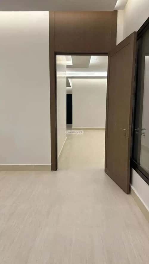Floor 219.38 SQM with 5 Bedrooms Dahrat Al-Badeah, West Riyadh, Riyadh