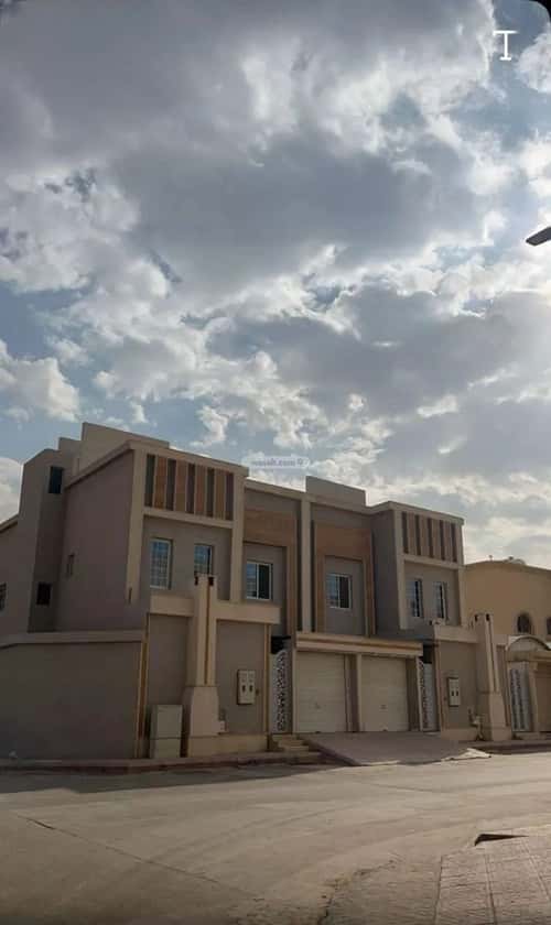 دور 140.23 متر مربع ب 5 غرف العزيزية، جنوب الرياض، الرياض