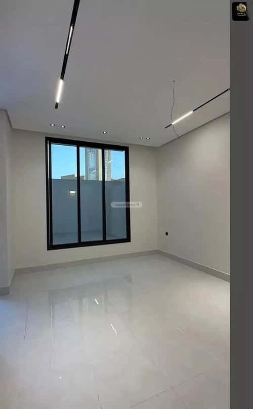 فيلا 270.82 متر مربع جنوبية على شارع 20م الشراع، الخبر