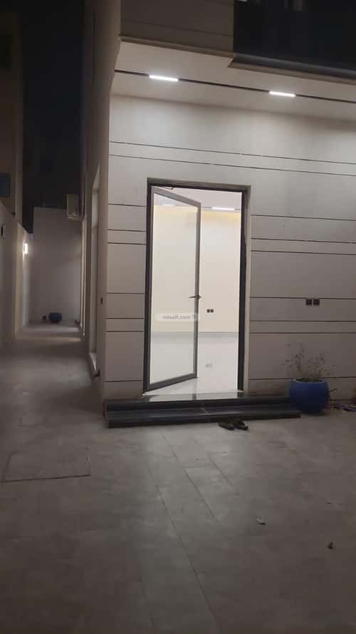 فيلا 296.12 متر مربع جنوبية على شارع 20م الرمال، شرق الرياض، الرياض