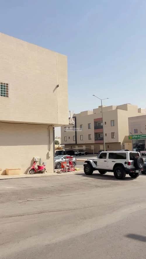 عمارة 900 متر مربع واجهة شمالية الملقا، شمال الرياض، الرياض