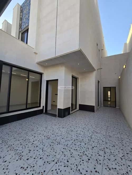 Villa 200 SQM Facing South on 25m Width Street Al Bayan, East Riyadh, Riyadh
