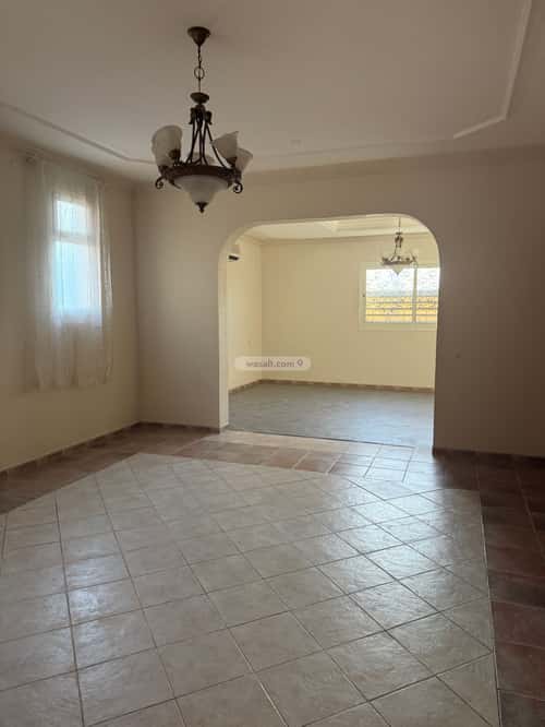 Floor 1680 SQM with 5 Bedrooms Al-Khuzama, Riyadh