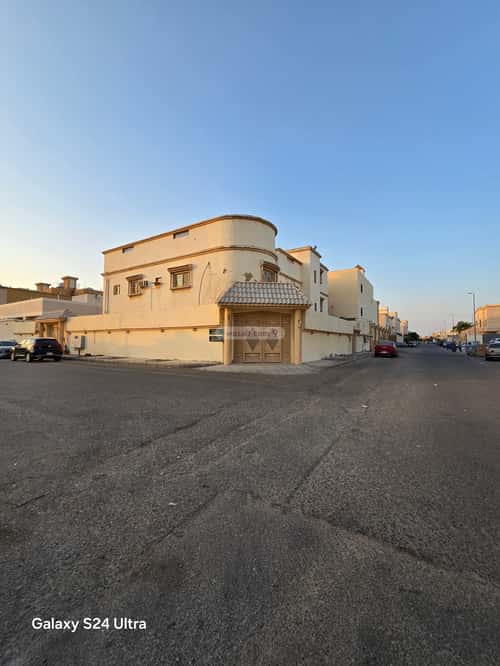 Villa 864 SQM with 3 Apartments Facing South Teebah, North Jeddah, Jeddah