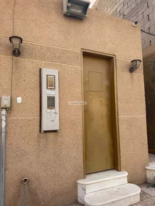 فيلا 200 متر مربع شرقية على شارع 15م عرقة، غرب الرياض، الرياض